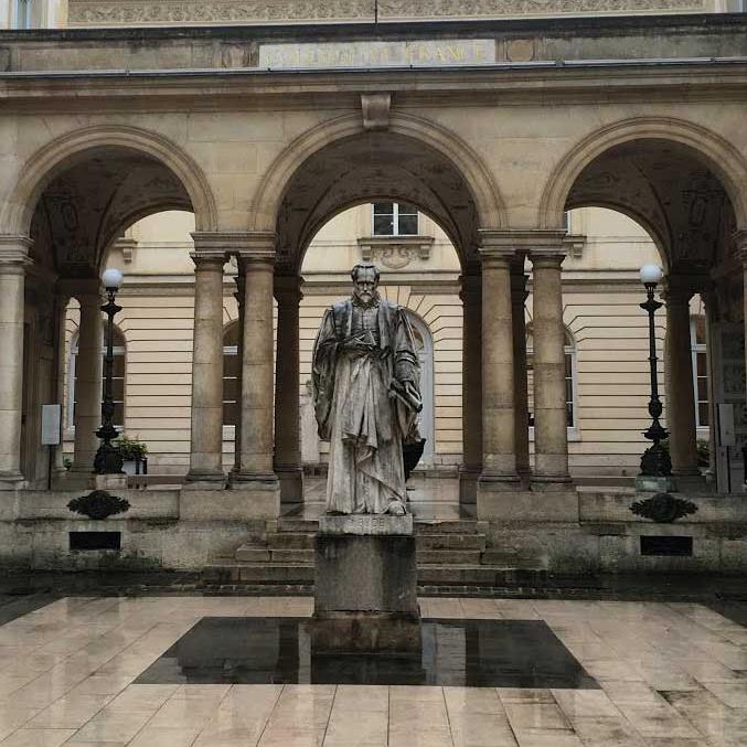 Statue de Guillaume Budé au Collège de France